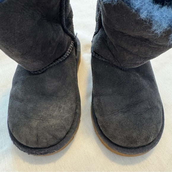UGG 7 Navy Blue Bailey Bow Classic Boots w/ Shearling Lining - Picture 4 of 8
